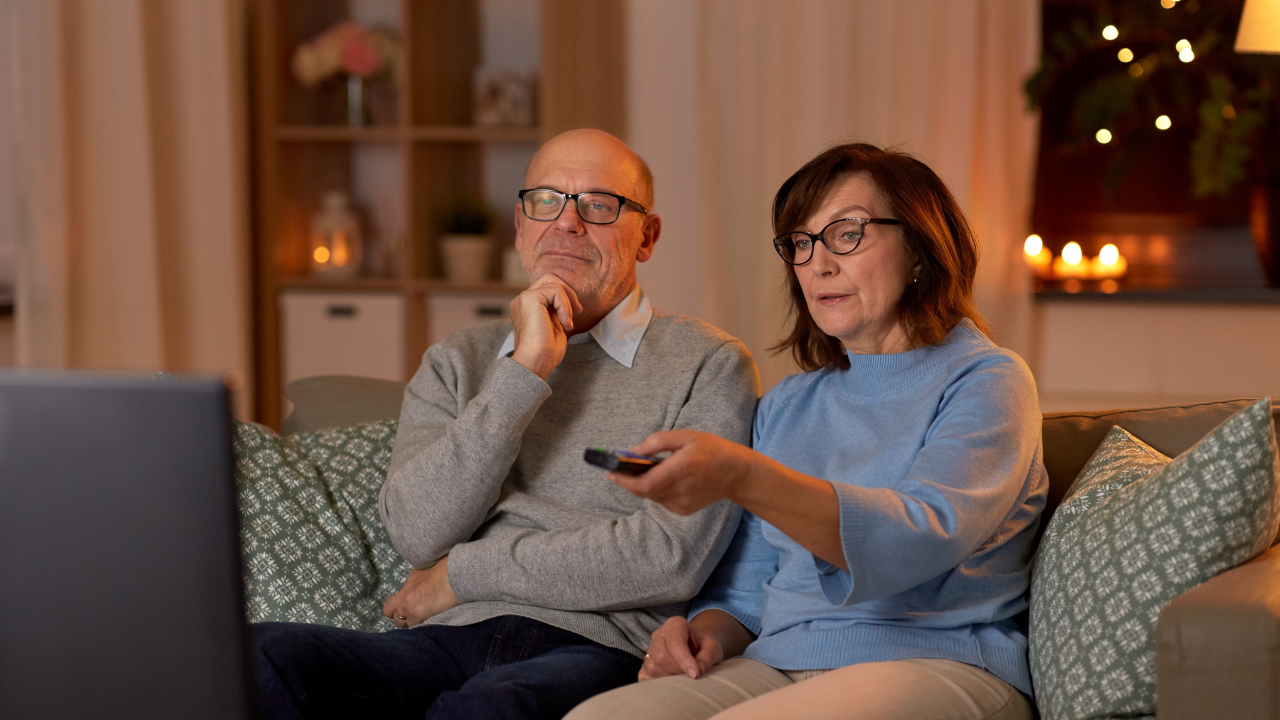 Smart-TV-Senior-Citizens