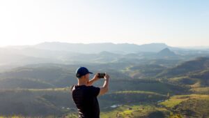 Exploring the Shift in Consumer Preferences: Camera Quality Over Lens Brand in Smartphone Photography